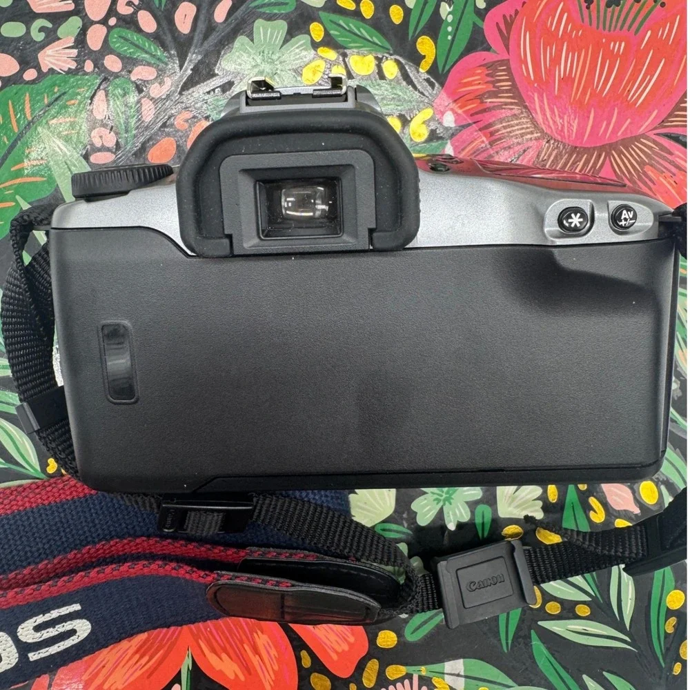 Canon EOS Rebel GII 35mm SLR Film Camera with EF 35-80mm Lens and Tamrac Bag